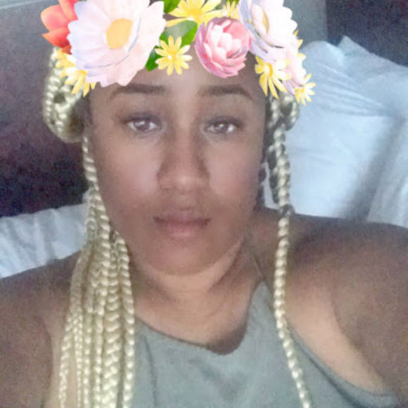 Meet your Posher, Paris - Picture 1 of 1